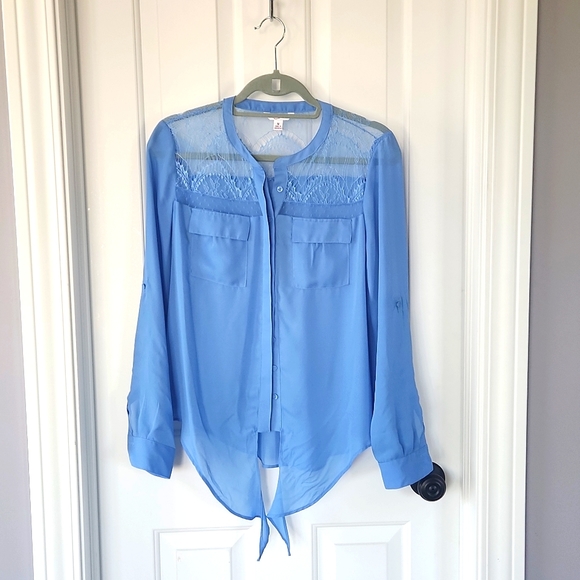 Candie's Tops - Candie's tie front blouse